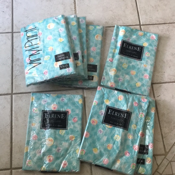 NWT Flannel backed Vinyl Tablecloths - Picture 2 of 7